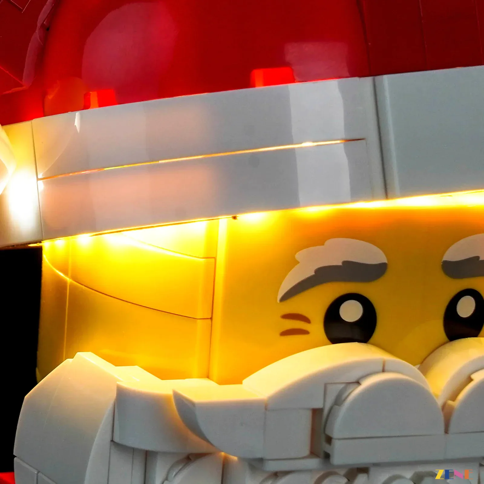 Light Kit for Up-Scaled Santa Minifigure #40820 - Image 8