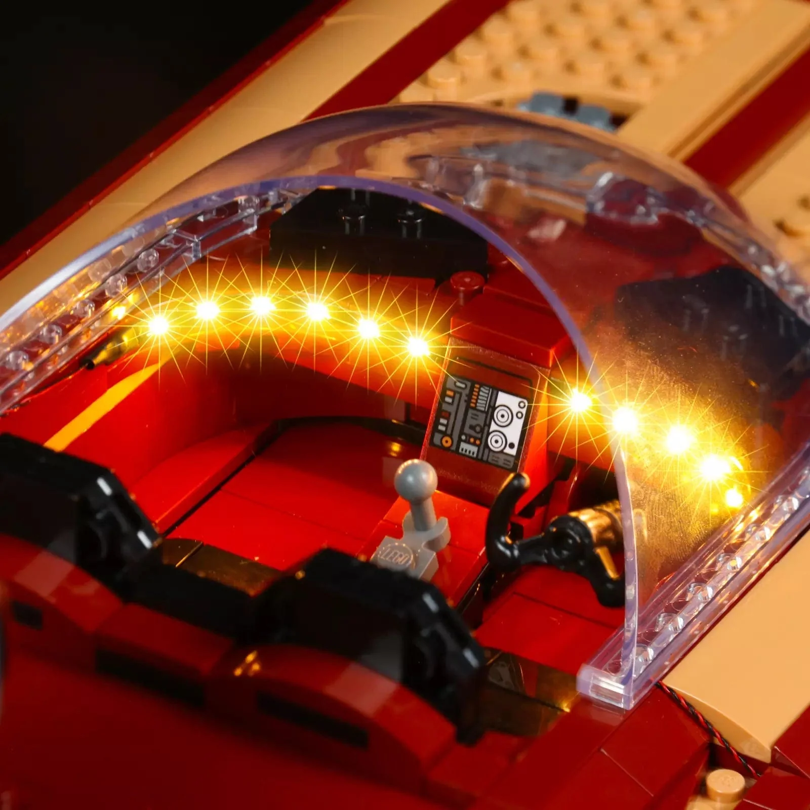 Light Kit for Luke Skywalker’s Landspeeder™ #75341 - Image 4